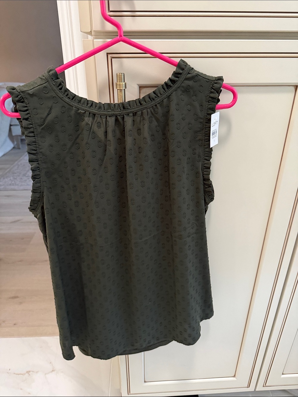 LOFT Olive Textured Ruffle Trim Sleeveless Top